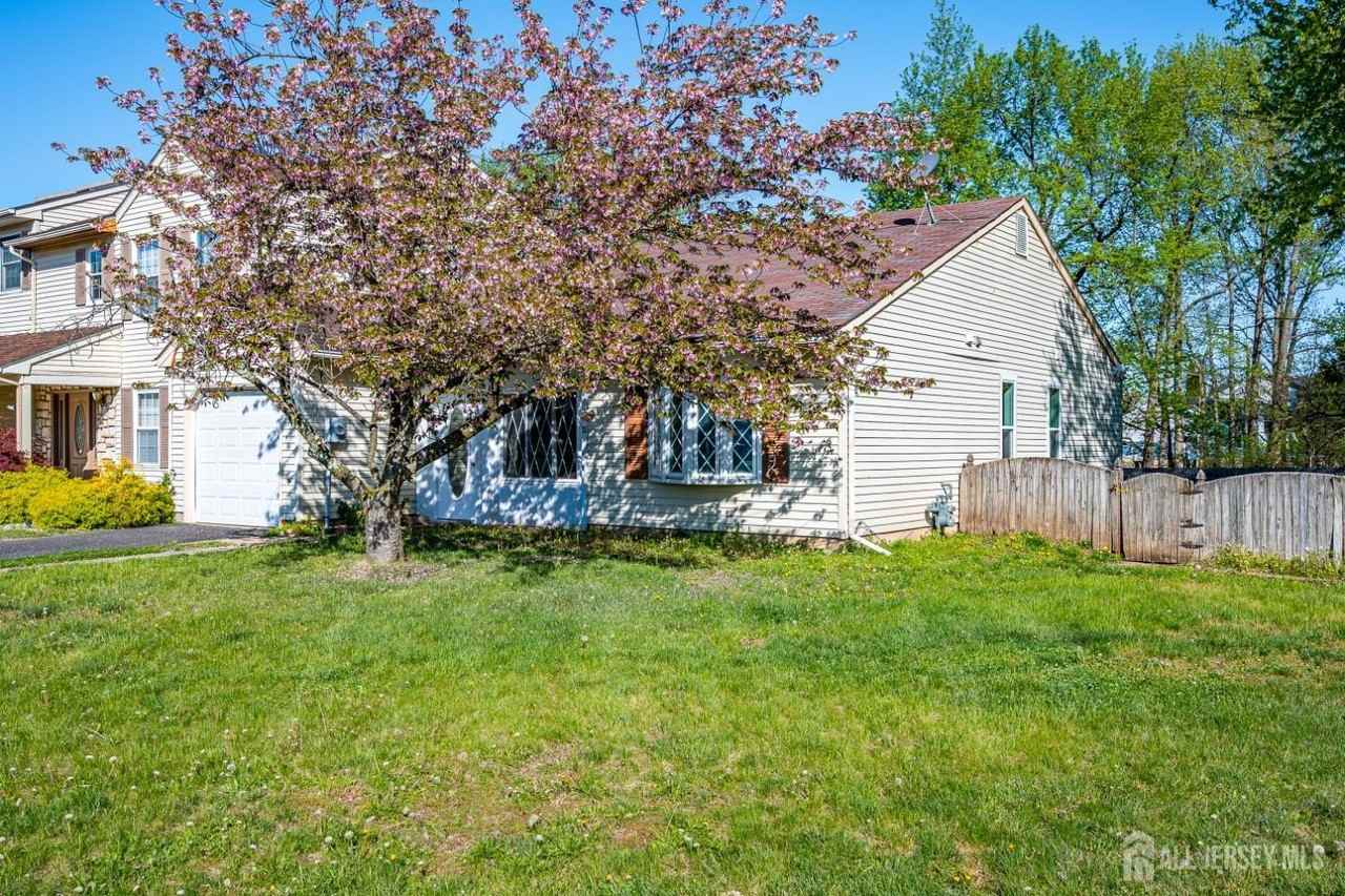 6 Woodbury Rd - Photo 3 of 32