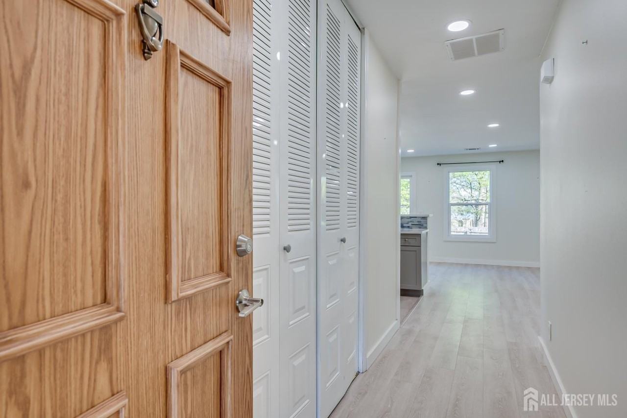 6 Woodbury Rd - Photo 6 of 32