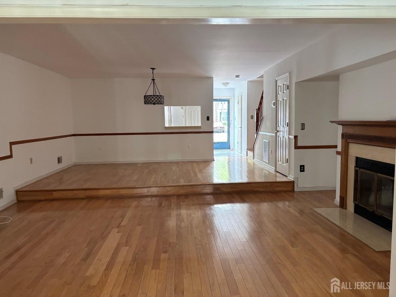 78 Albury Way - Photo 3 of 10