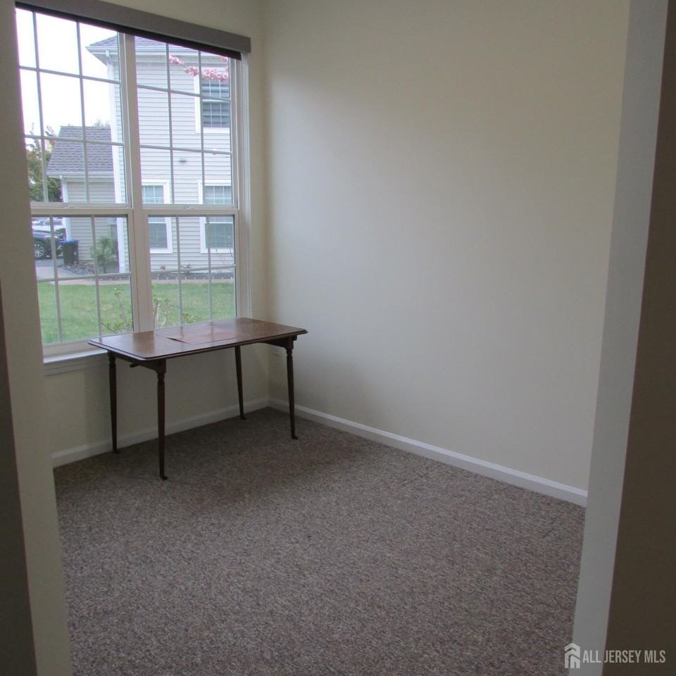 29 Tall Oaks Ct - Photo 4 of 34