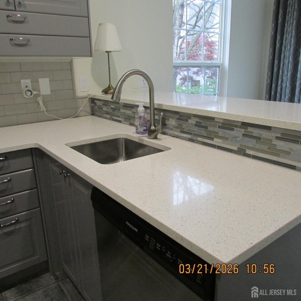 29 Tall Oaks Ct - Photo 6 of 34