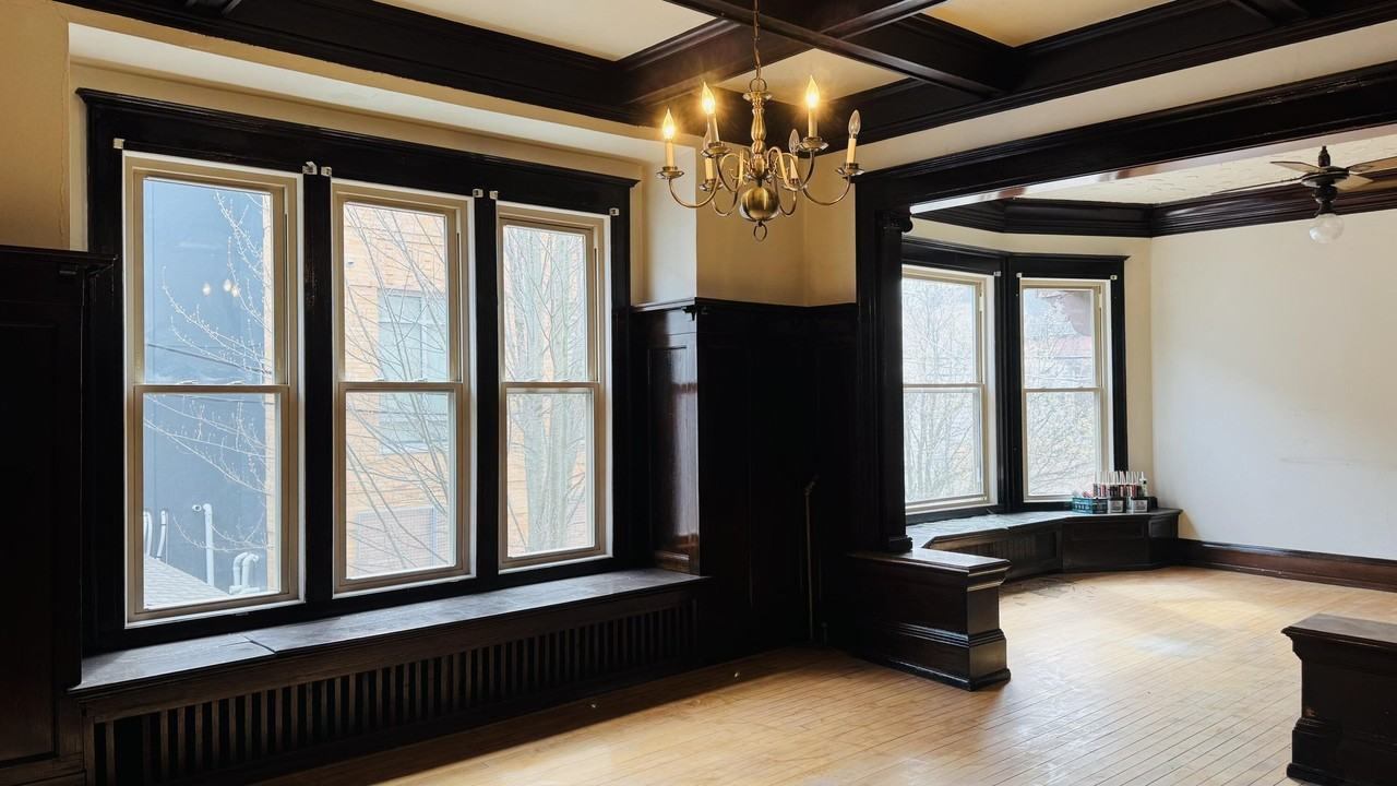 1024 E Brady St #1 - Photo 2 of 10