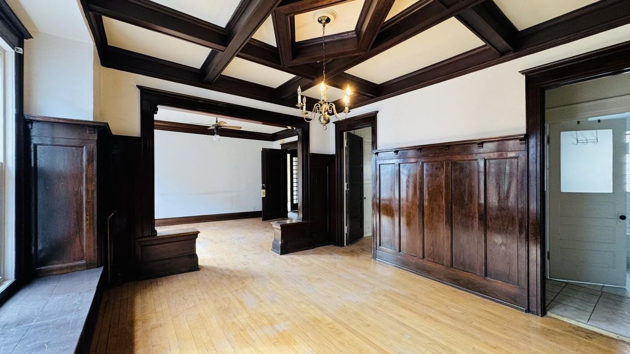 1024 E Brady St #1 - Photo 3 of 10