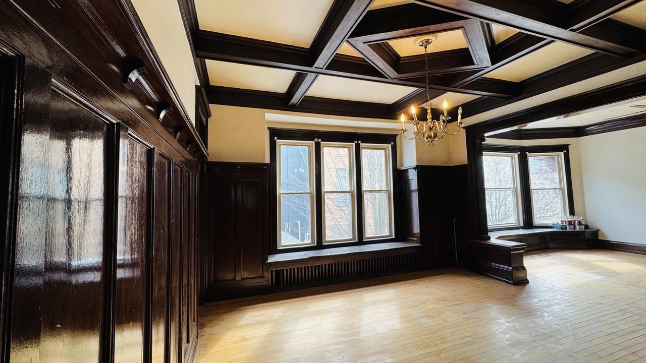 1024 E Brady St #1 - Photo 4 of 10