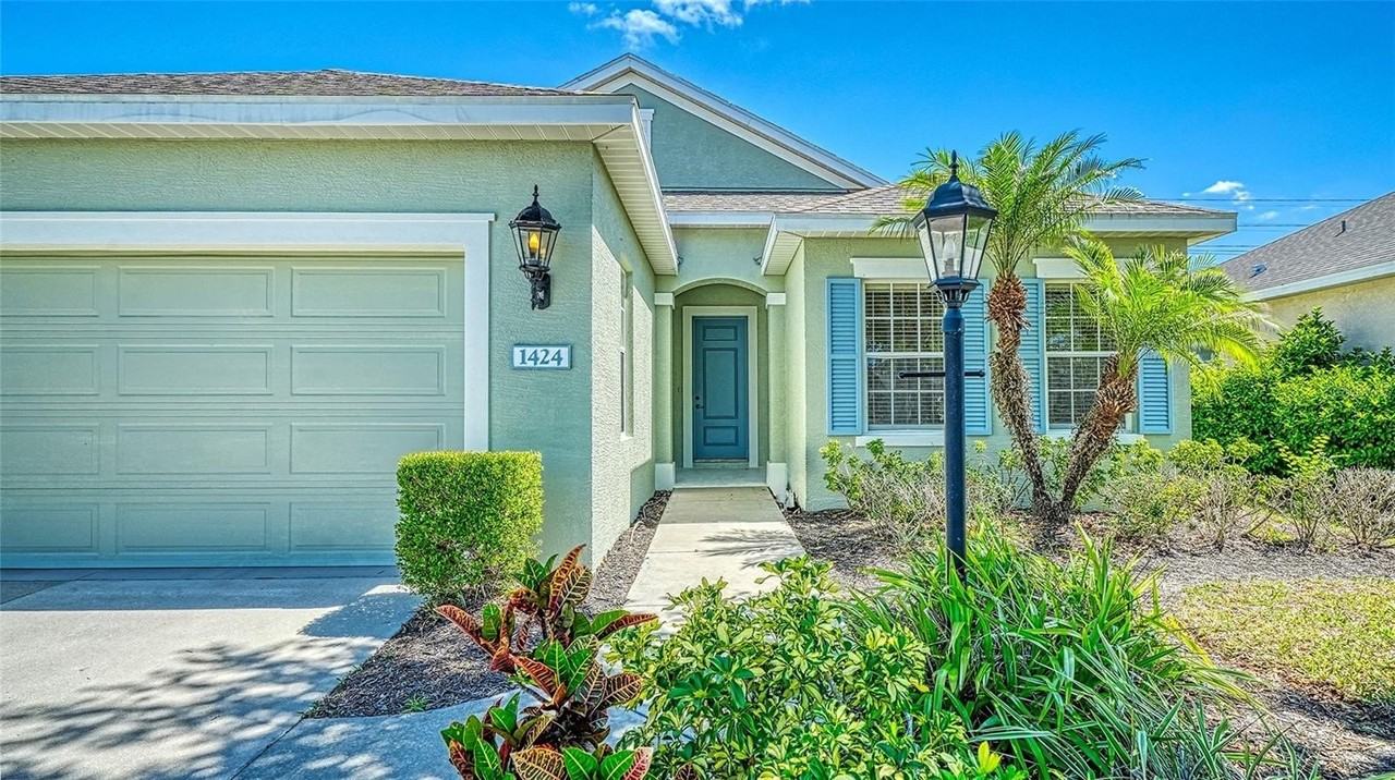 1424 Blue Horizon Cir - Photo 3 of 50