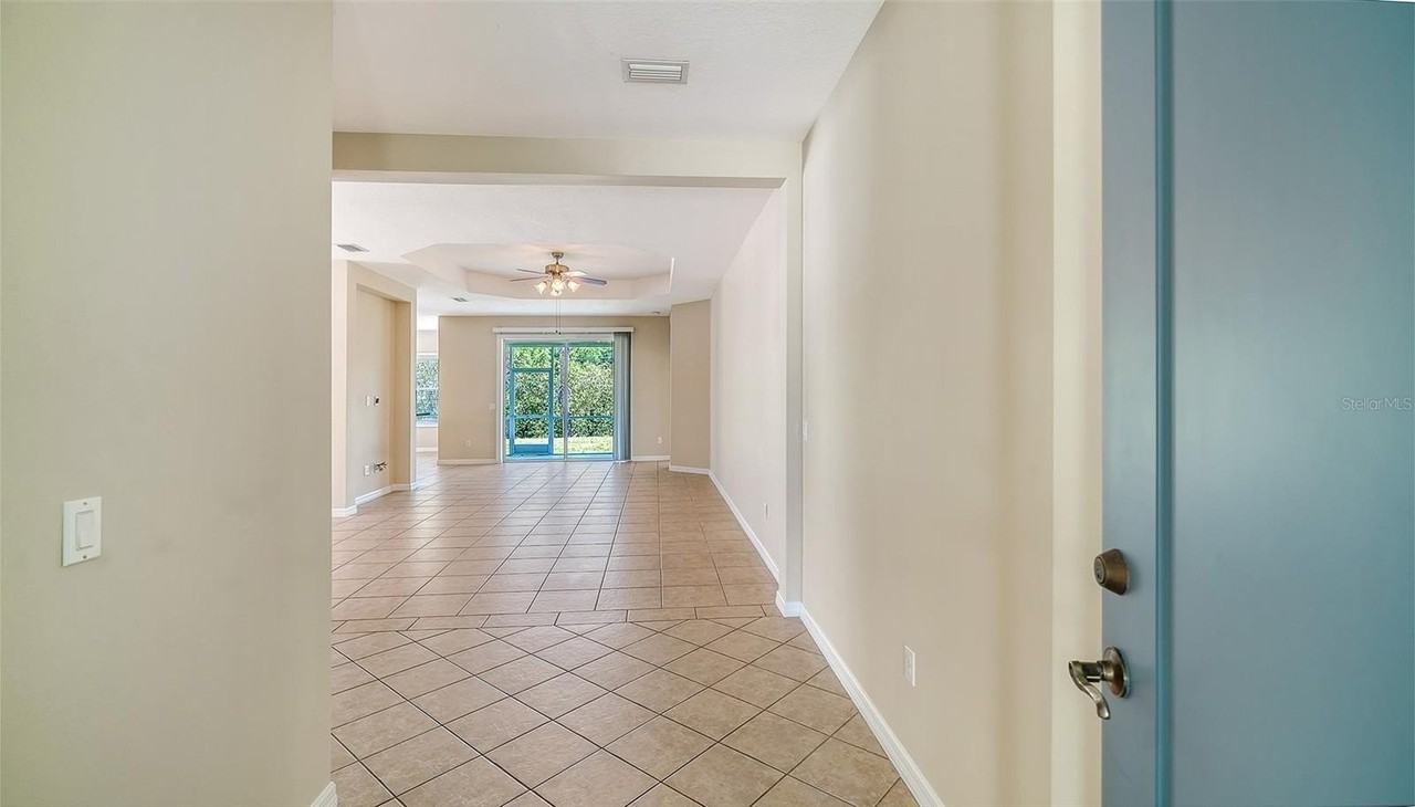 1424 Blue Horizon Cir - Photo 4 of 50