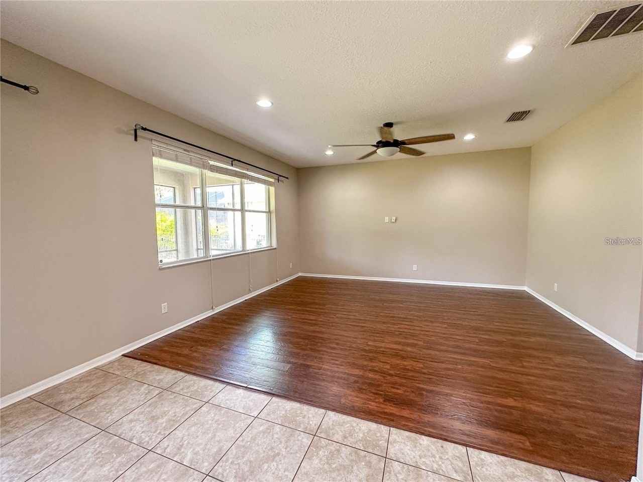 8979 39th Street Cir E - Photo 3 of 25