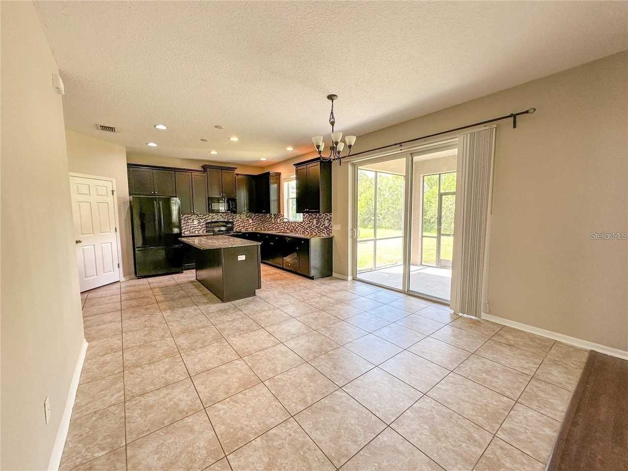 8979 39th Street Cir E - Photo 4 of 25