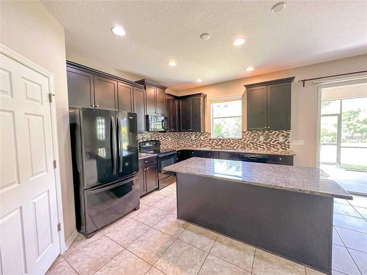 8979 39th Street Cir E - Photo 6 of 25