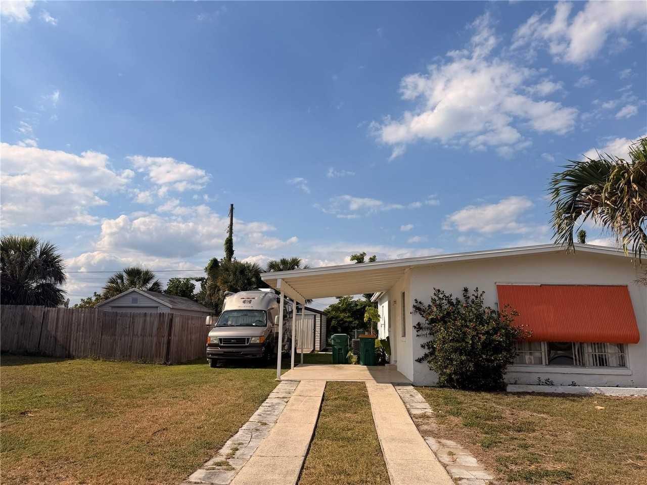 21530 Meehan Ave - Photo 3 of 23