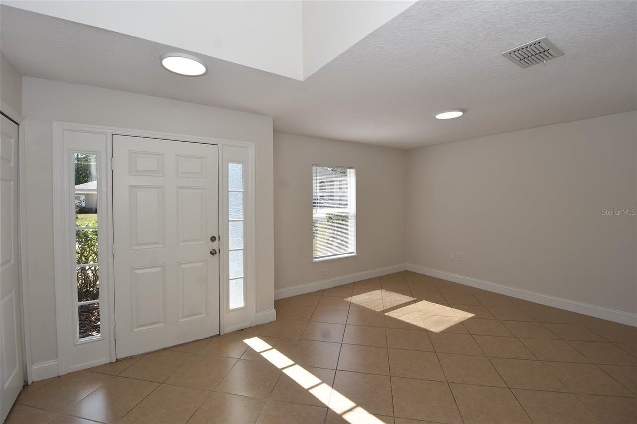 3 Sea Beacon Pl - Photo 3 of 26