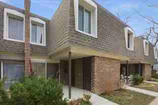 1631 W Belle Plaine Ave #TH - Photo 1 of 1