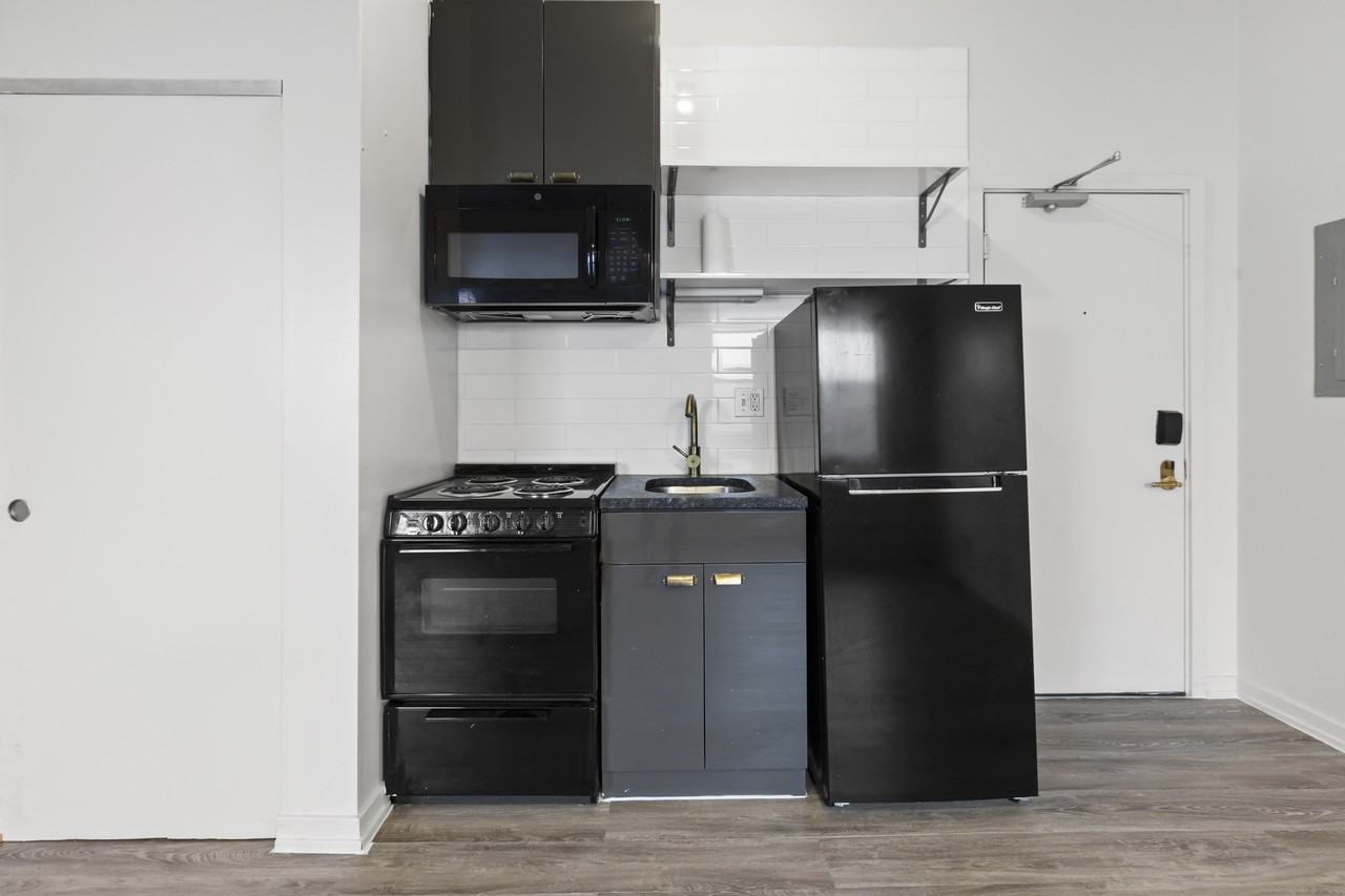 1136 W Wilson Ave #306 - Photo 5 of 11