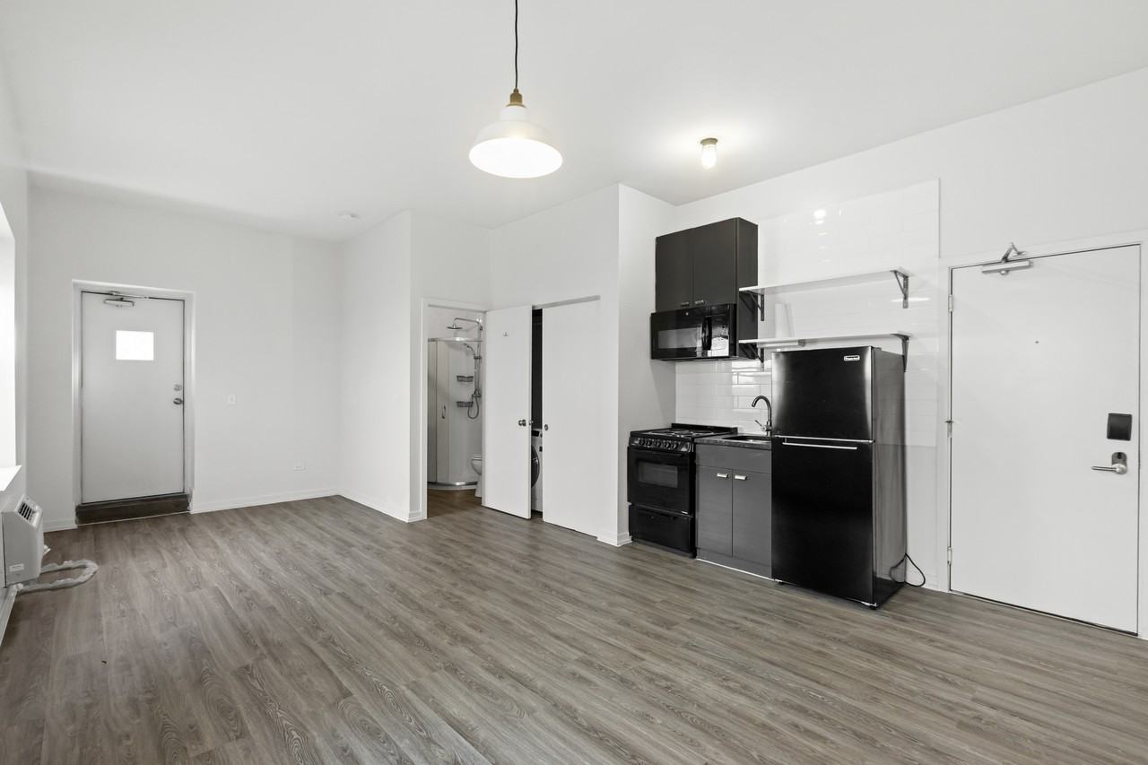 1136 W Wilson Ave #306 - Photo 6 of 11