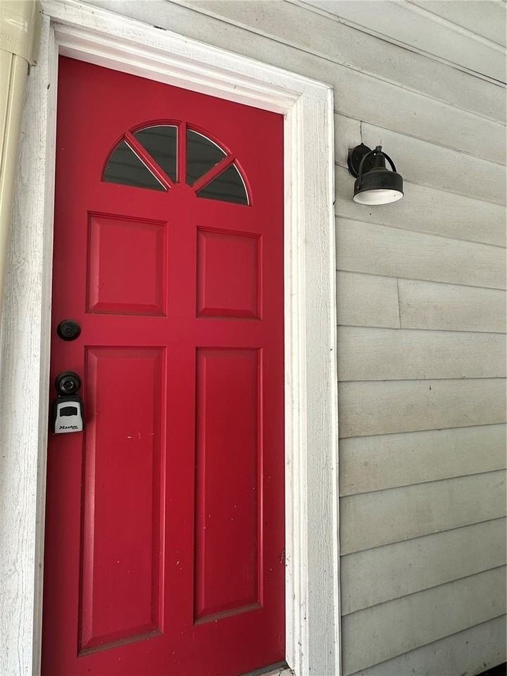 4713 Thorpe Ave - Photo 2 of 44