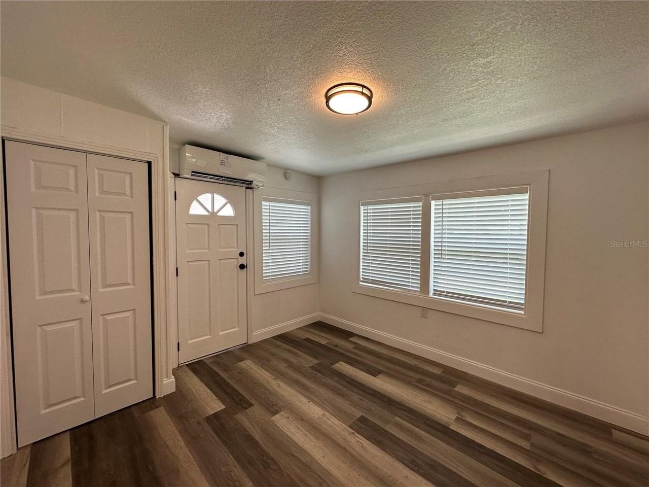 4713 Thorpe Ave - Photo 3 of 44