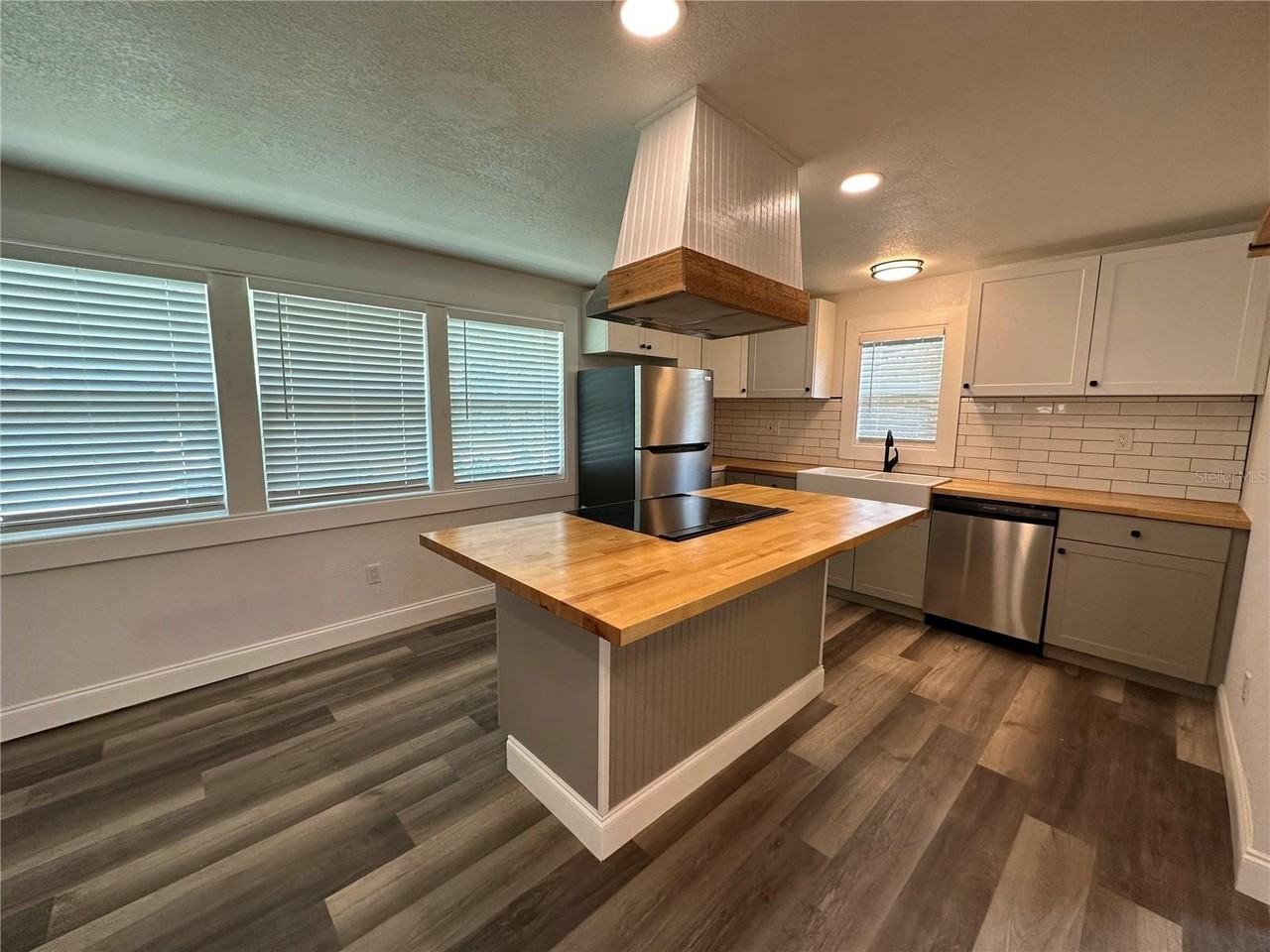 4713 Thorpe Ave - Photo 4 of 44