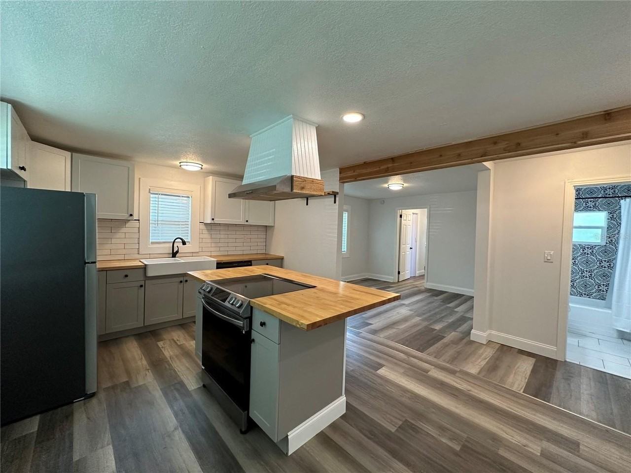 4713 Thorpe Ave - Photo 6 of 44