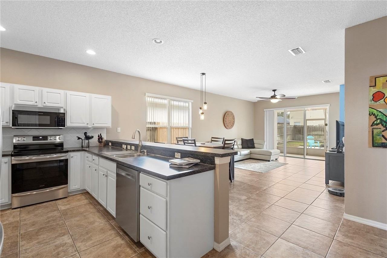 230 Brassington Dr - Photo 7 of 13