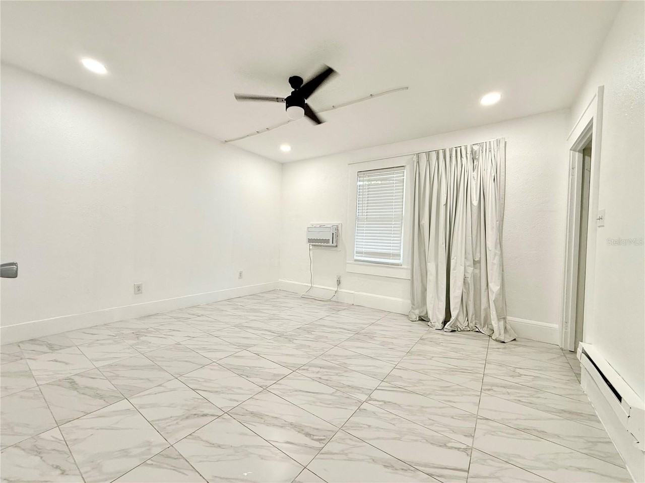 507 N Ridgewood Ave #4 - Photo 3 of 7