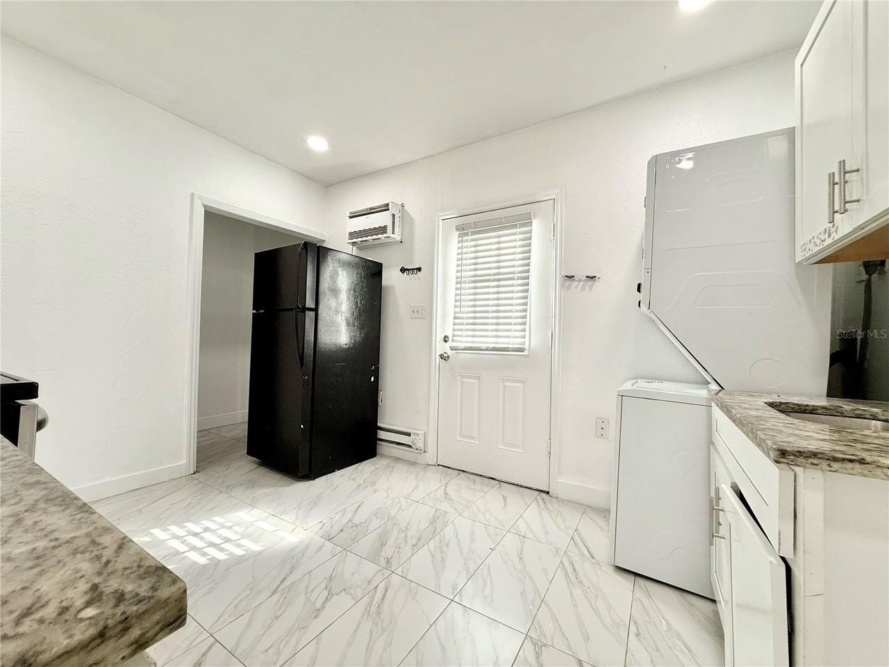 507 N Ridgewood Ave #4 - Photo 5 of 7