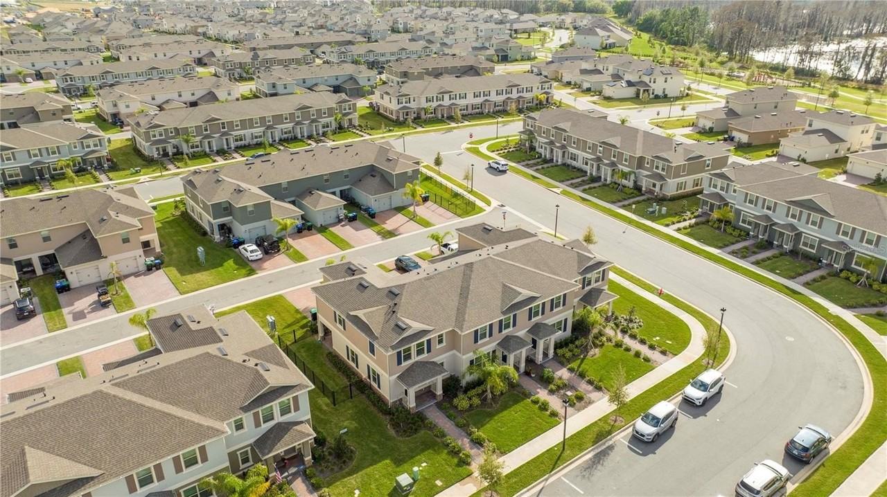 12032 Holystone St - Photo 3 of 47