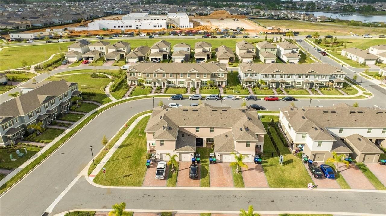 12032 Holystone St - Photo 5 of 47