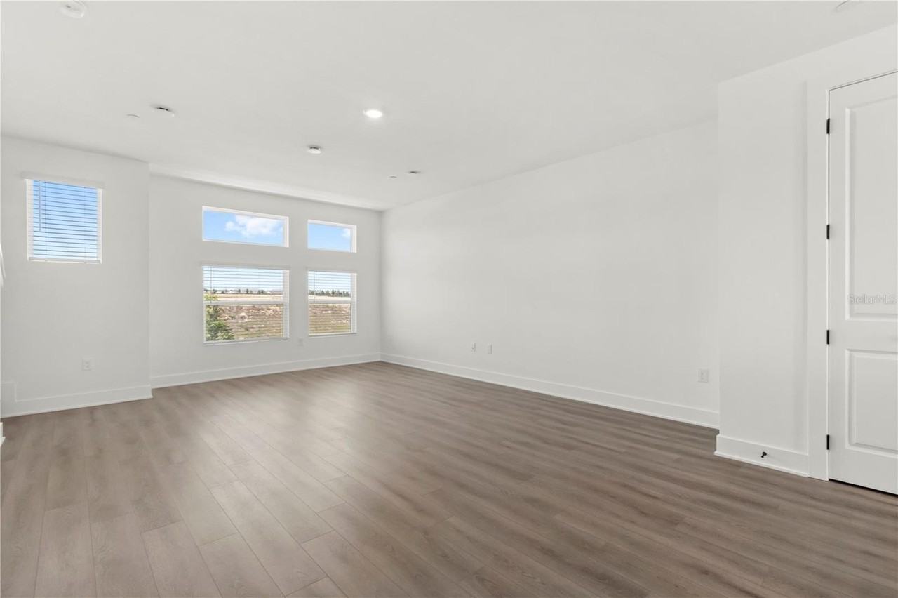 15363 Hamlin Park Dr - Photo 7 of 39