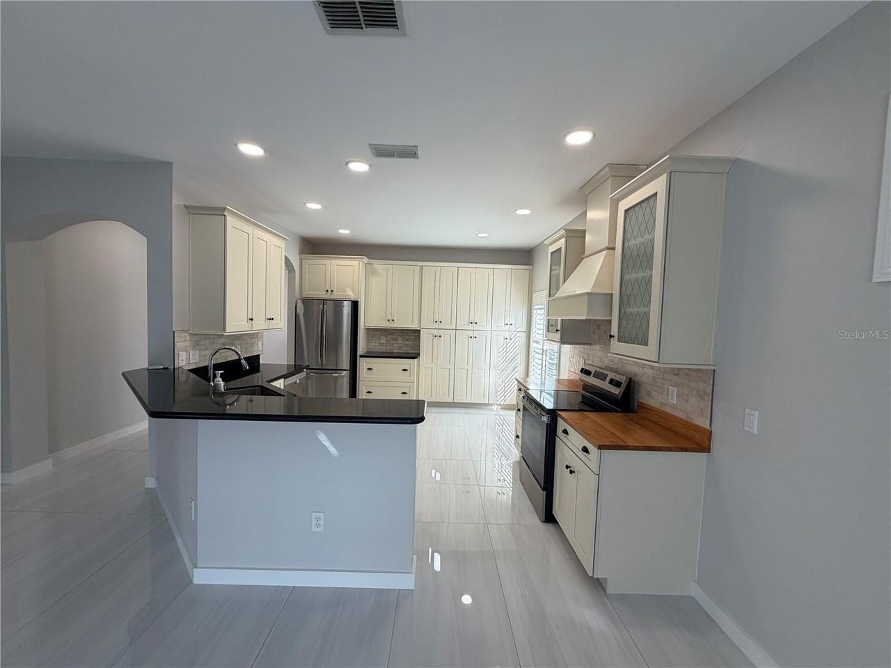 14288 Lovers Key Ln - Photo 4 of 12