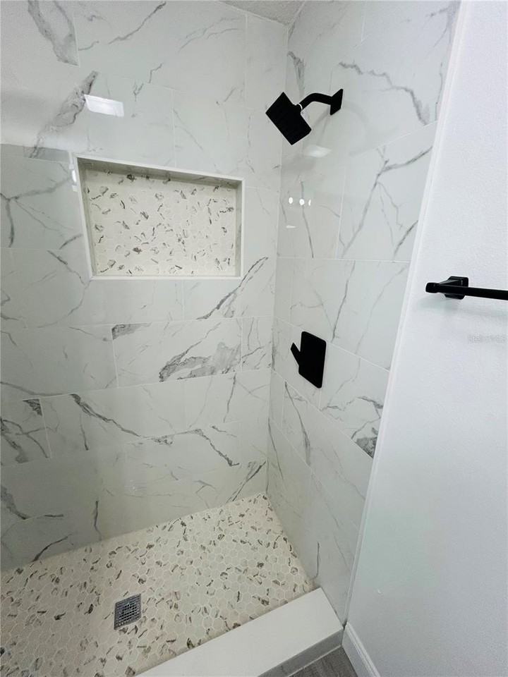 6603 Cocos Dr - Photo 4 of 20