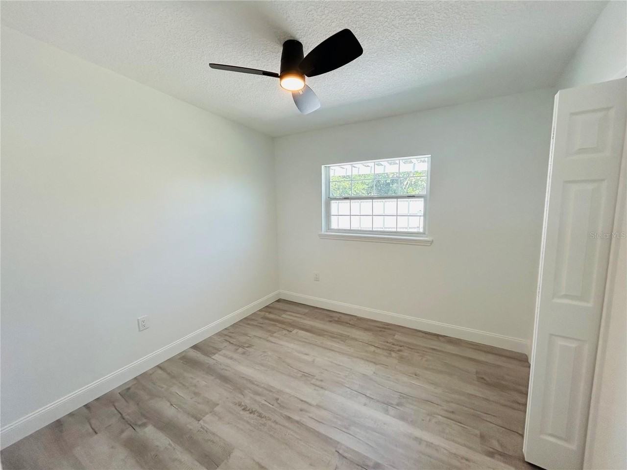 6603 Cocos Dr - Photo 5 of 20