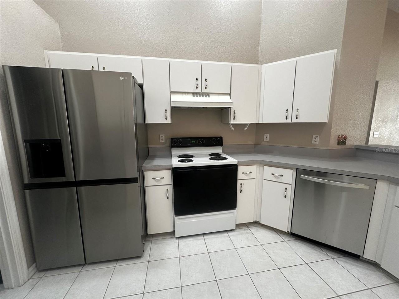 10061 Sw 74th Ter - Photo 7 of 28