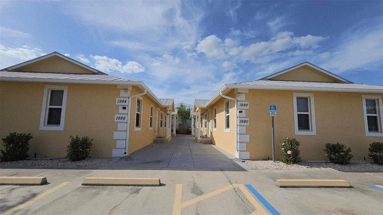 1986 Mississippi Ave - Photo 5 of 32