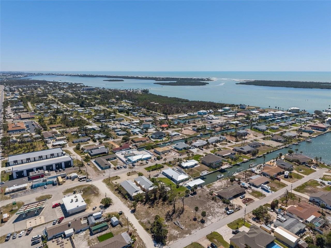 1986 Mississippi Ave - Photo 6 of 32