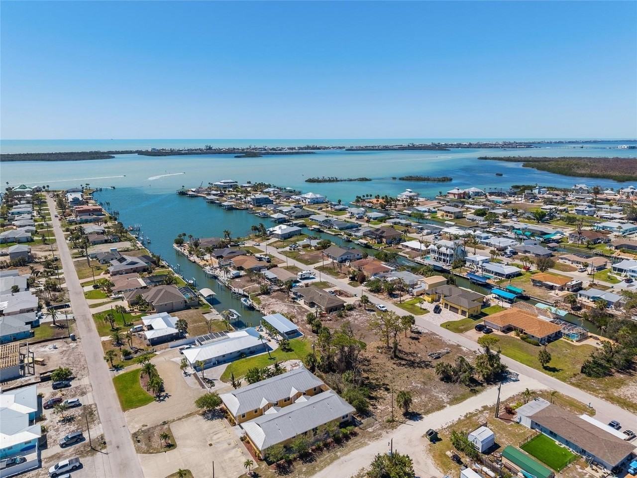 1986 Mississippi Ave - Photo 7 of 32