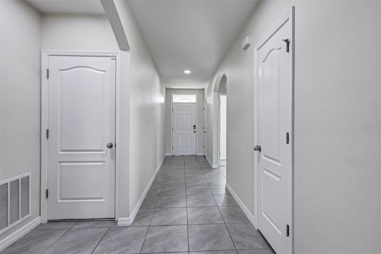 1466 Mary Belle Ave - Photo 4 of 35