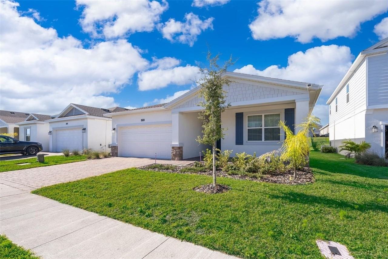 4732 Waltham Forest Dr - Photo 3 of 36