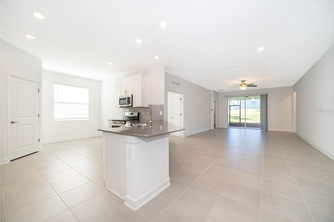 4732 Waltham Forest Dr - Photo 4 of 36