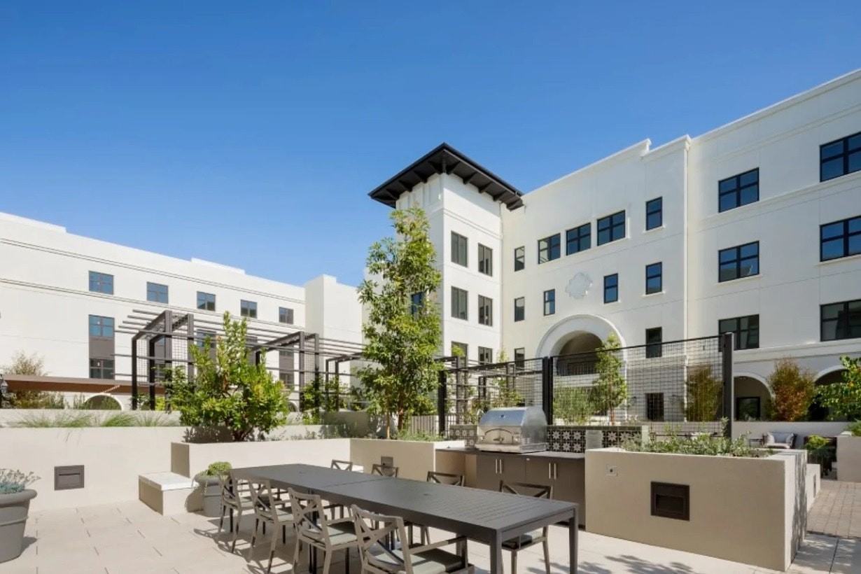 3098 W Kyne St, Unit 217 - Photo 5 of 10