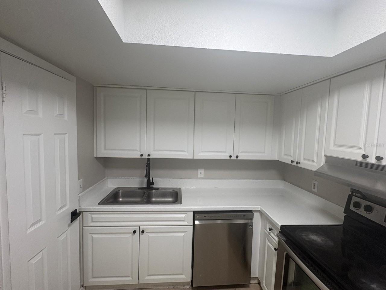 9909 Sweepstakes Ln #7 - Photo 7 of 10