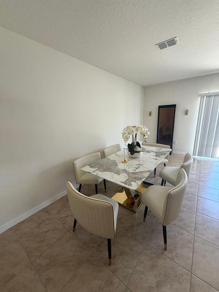 1419 Plank Pl - Photo 4 of 44