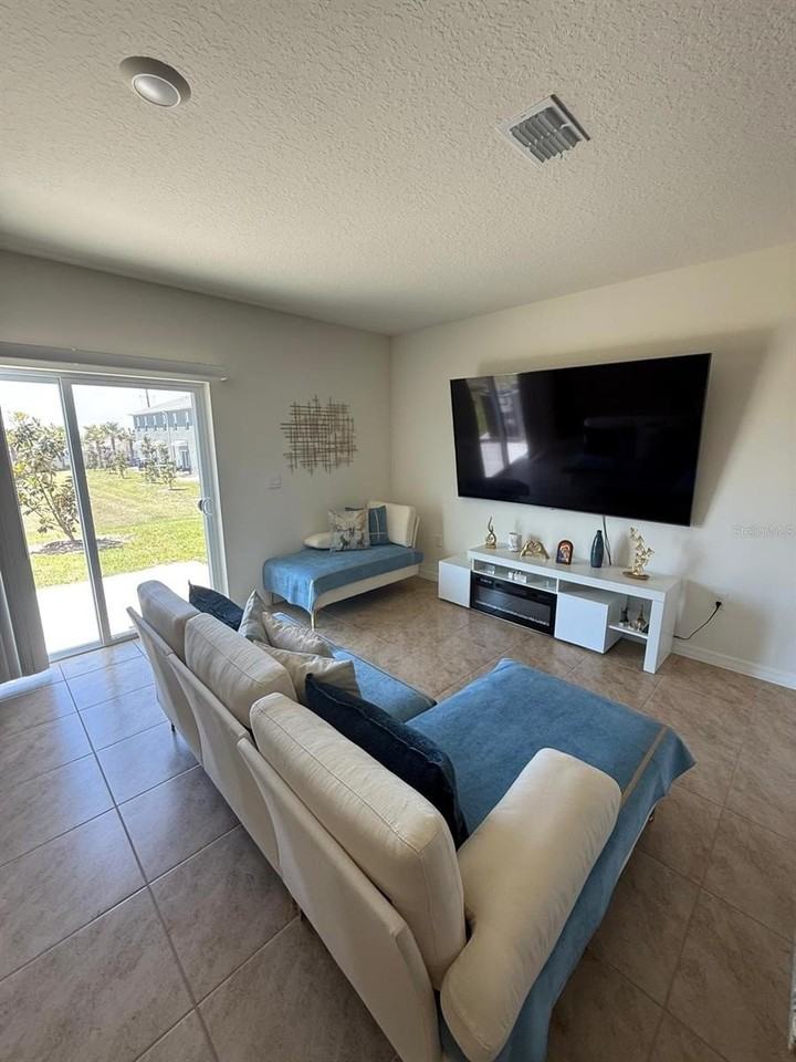 1419 Plank Pl - Photo 7 of 44