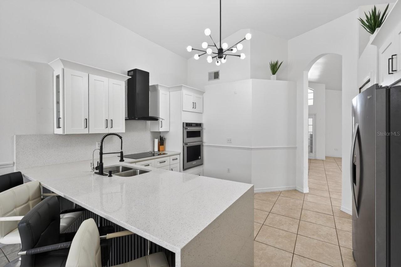 419 Buckingham Cir - Photo 4 of 18