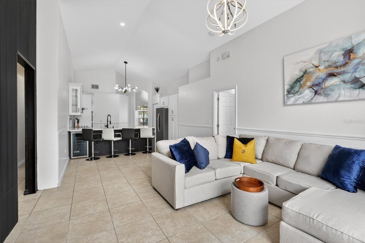 419 Buckingham Cir - Photo 7 of 18