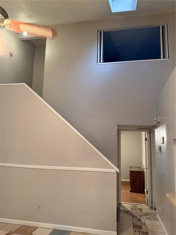 4313 Sw 68th Ter - Photo 4 of 14