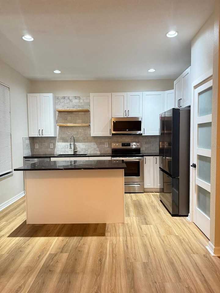 4132 Hunters Park Ln - Photo 2 of 14