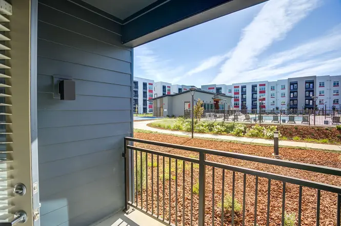 2301 Jefferson Boulevard, Unit 201 - Photo 4 of 19