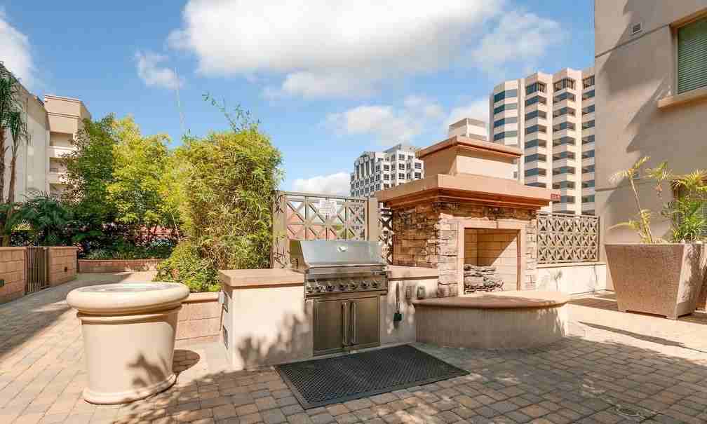 931 East Walnut Street, Unit 208 - Photo 4 of 10