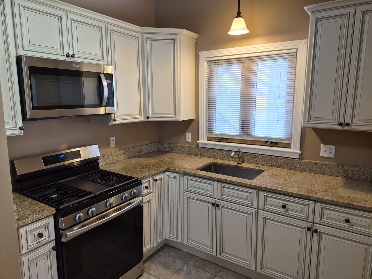 261 Martsolf Ave #1 - Photo 3 of 7