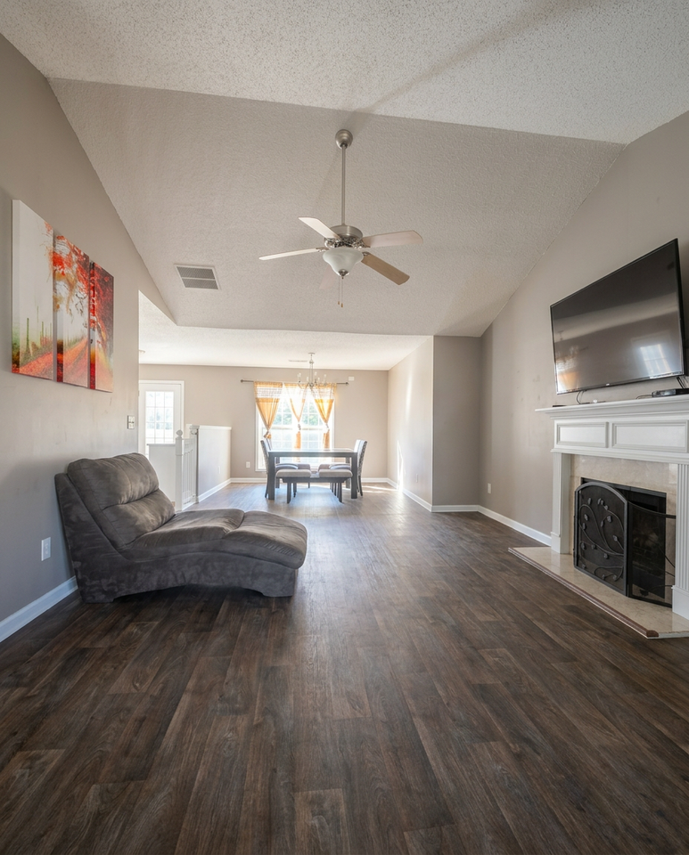 1885 Roxey Lane - Photo 4 of 14